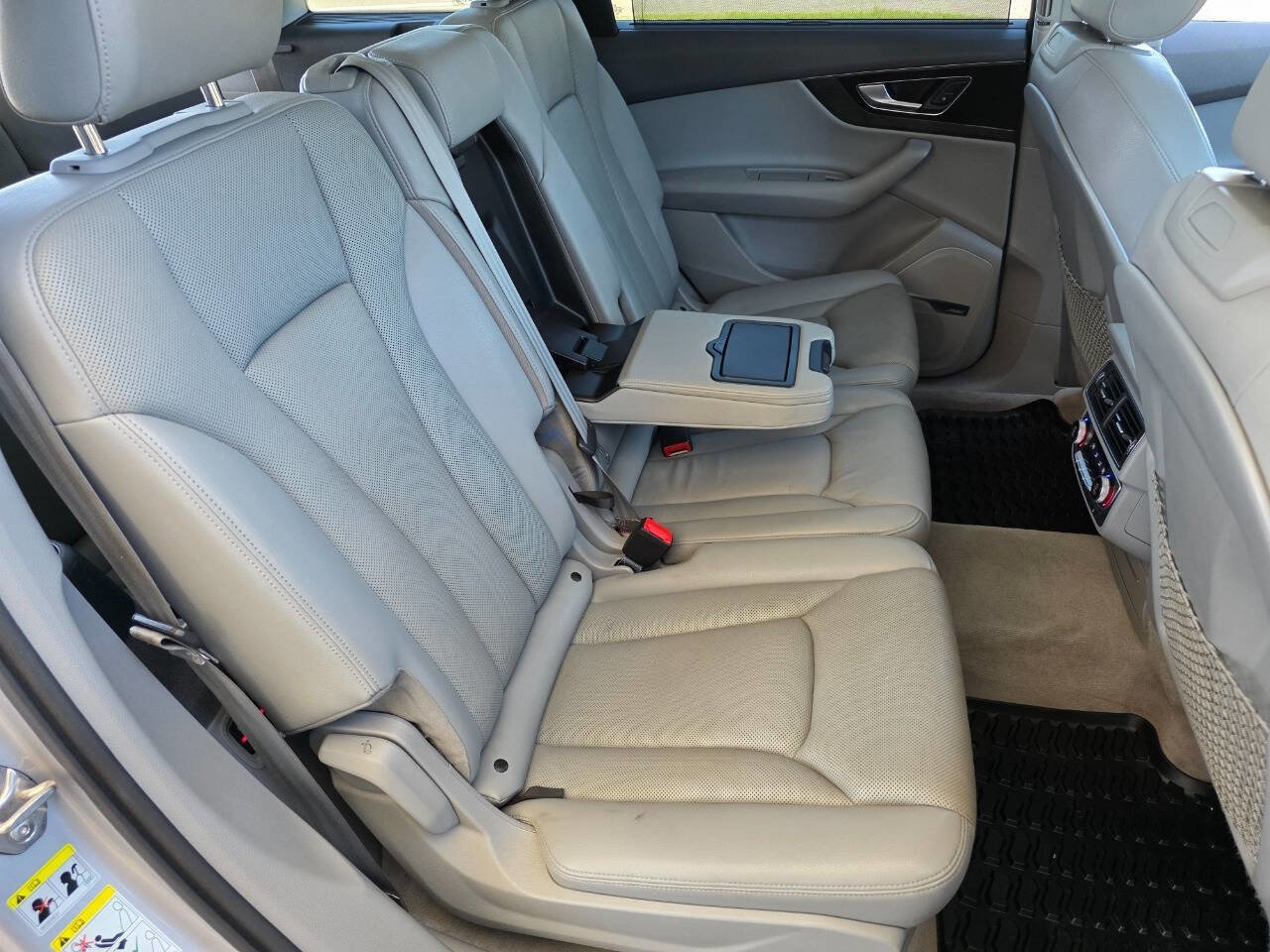 Used 2017 Audi Q7 3.0T Prestige AWD/4WD image 29