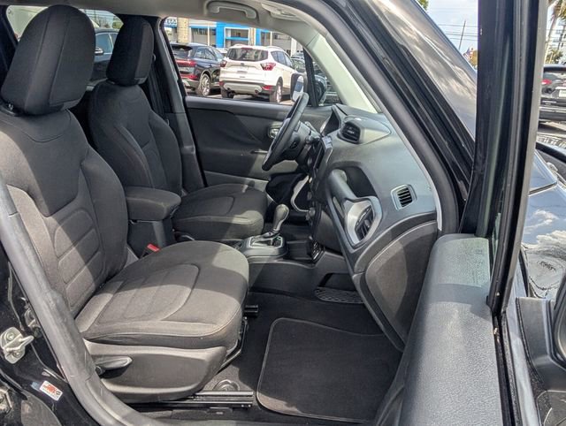 Used 2019 Jeep Renegade Latitude FWD image 20