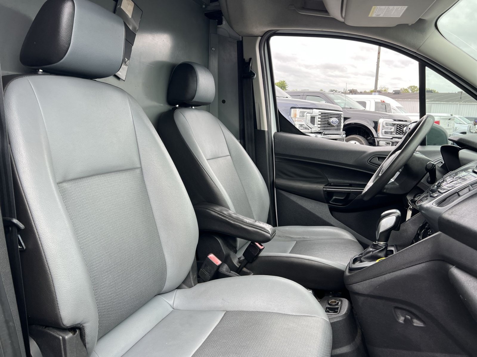 Used 2017 Ford Transit Connect XL FWD image 31