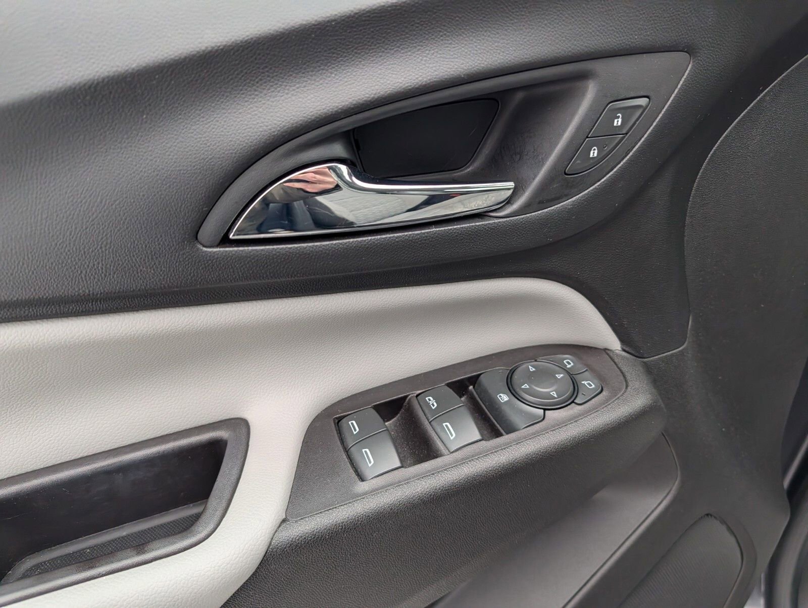 Used 2022 Chevrolet Equinox LT image 23