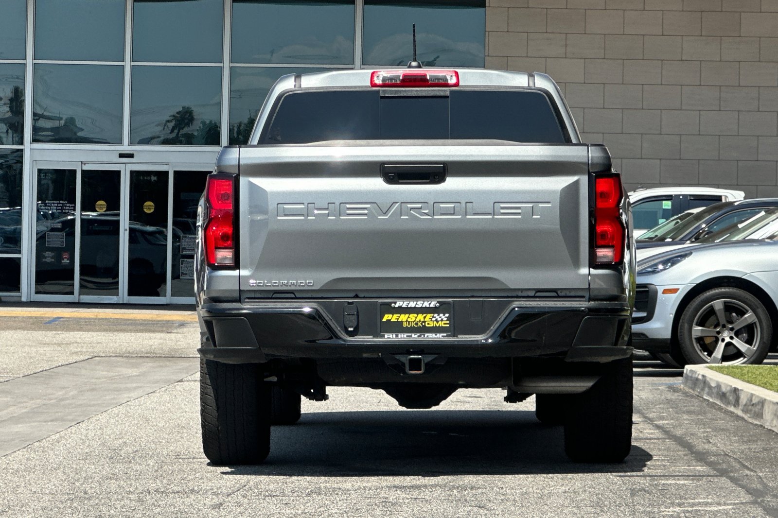 Used 2023 Chevrolet Colorado Z71 w/ Z71 Convenience Package 2 AWD/4WD image 5