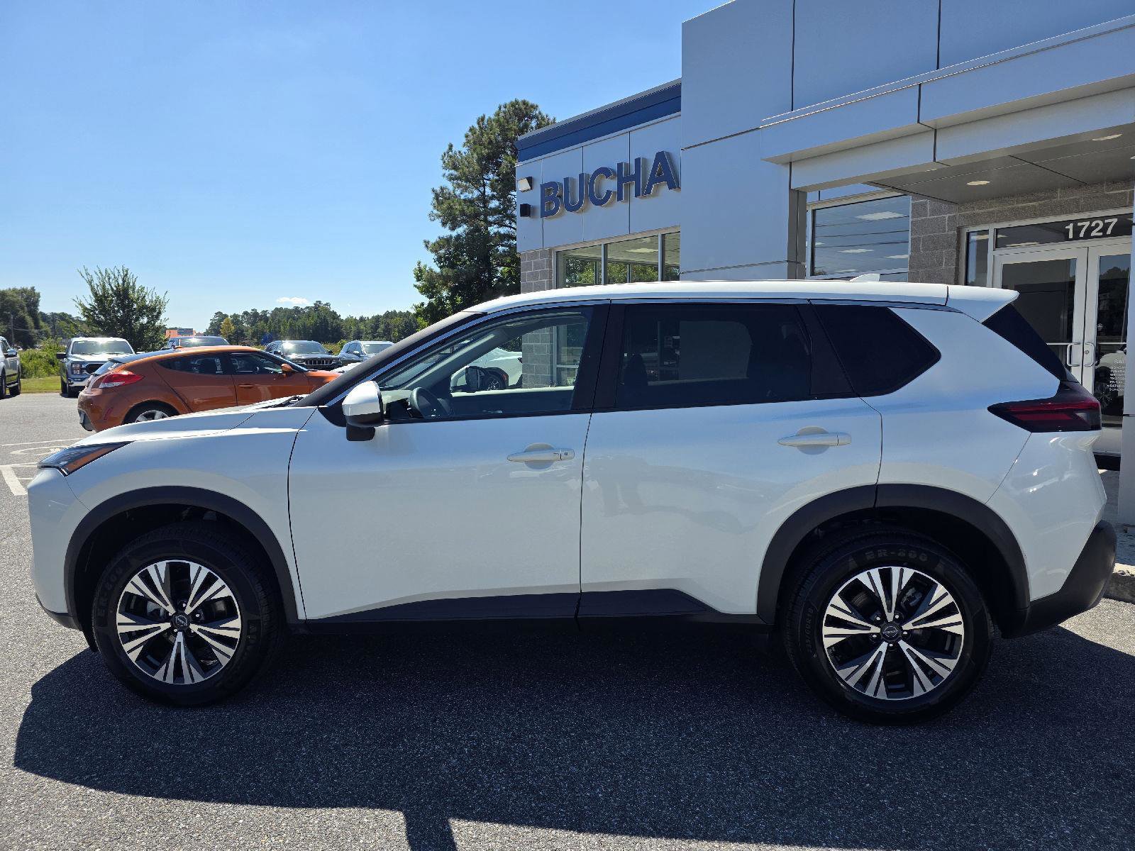 Used 2023 Nissan Rogue SV image 8