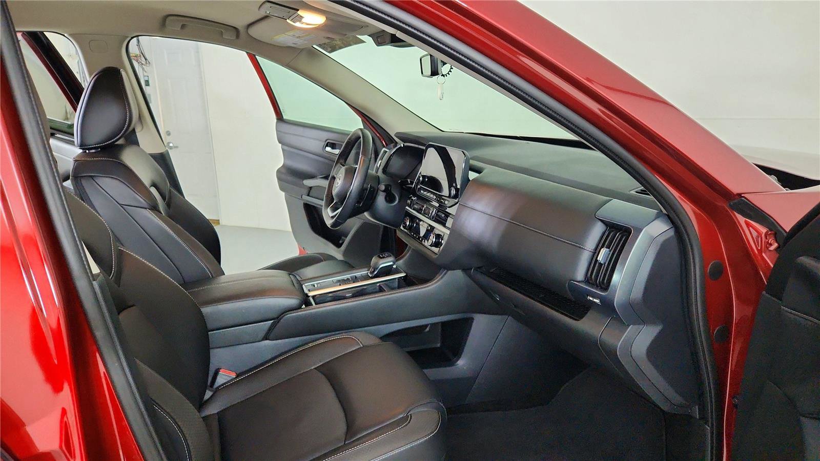 Used 2024 Nissan Pathfinder SL image 26