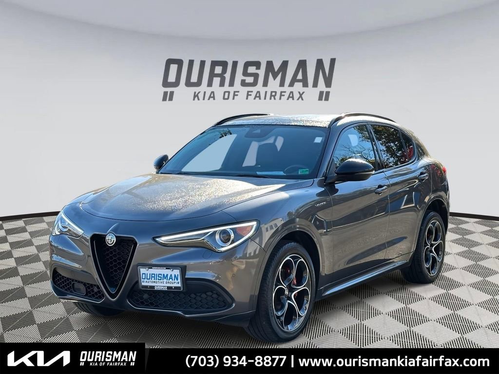 Used 2022 Alfa Romeo Stelvio Veloce image 1