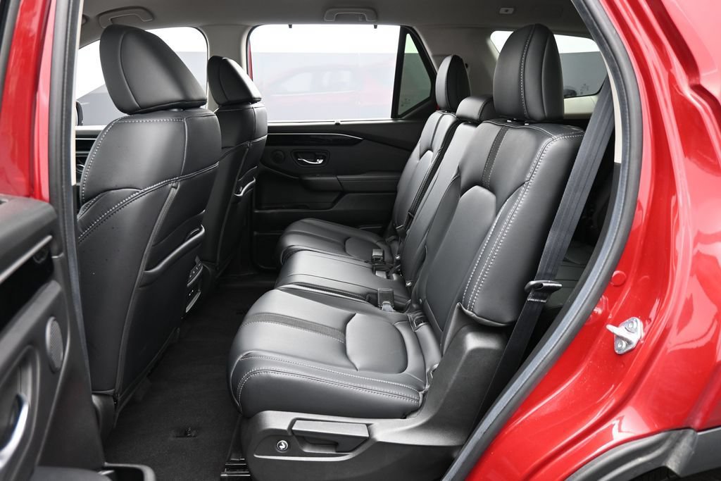 Used 2025 Honda Pilot EX-L image 26