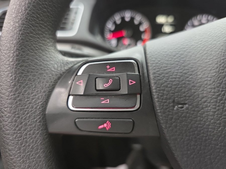 Used 2013 Volkswagen Passat 2.5 S FWD image 19