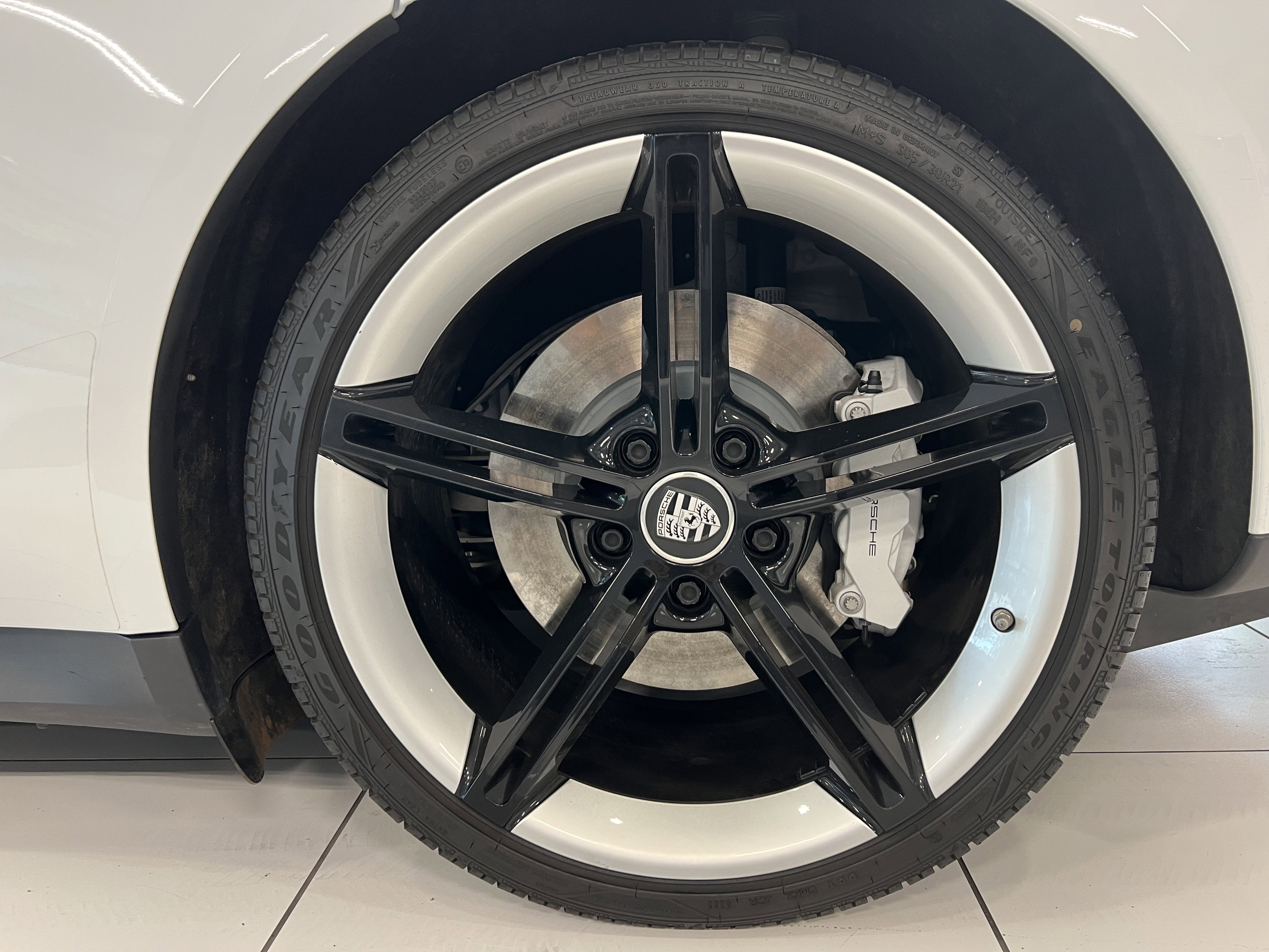 Used 2022 Porsche Taycan 4S image 25