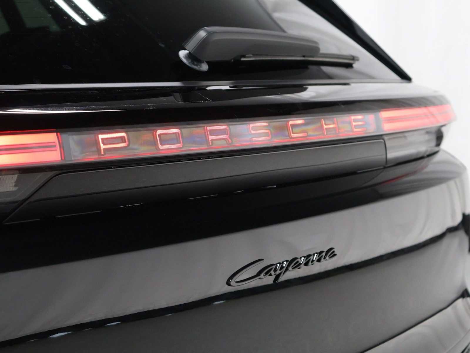 New 2026 Porsche Cayenne Electric AWD/4WD image 8