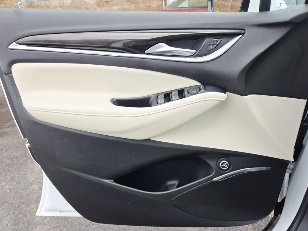 Used 2023 Buick Enclave Essence image 34