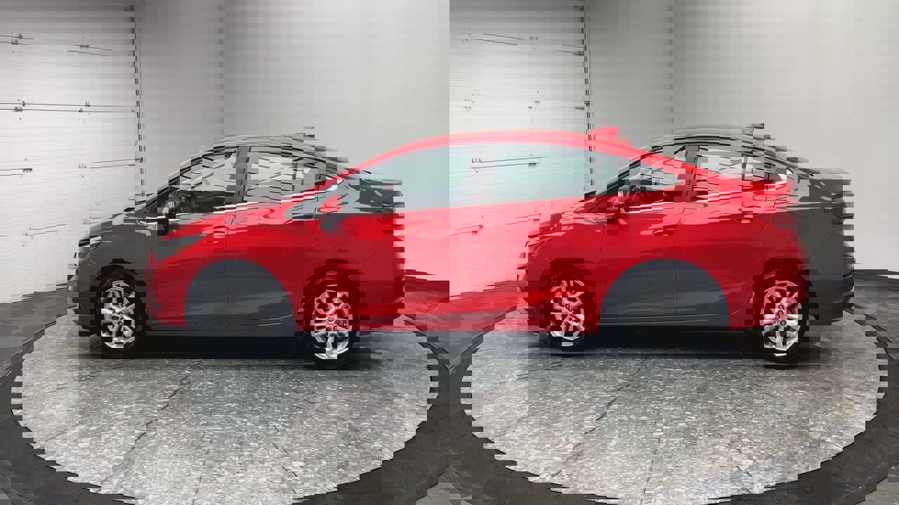 Used 2017 Chevrolet Cruze LT image 29