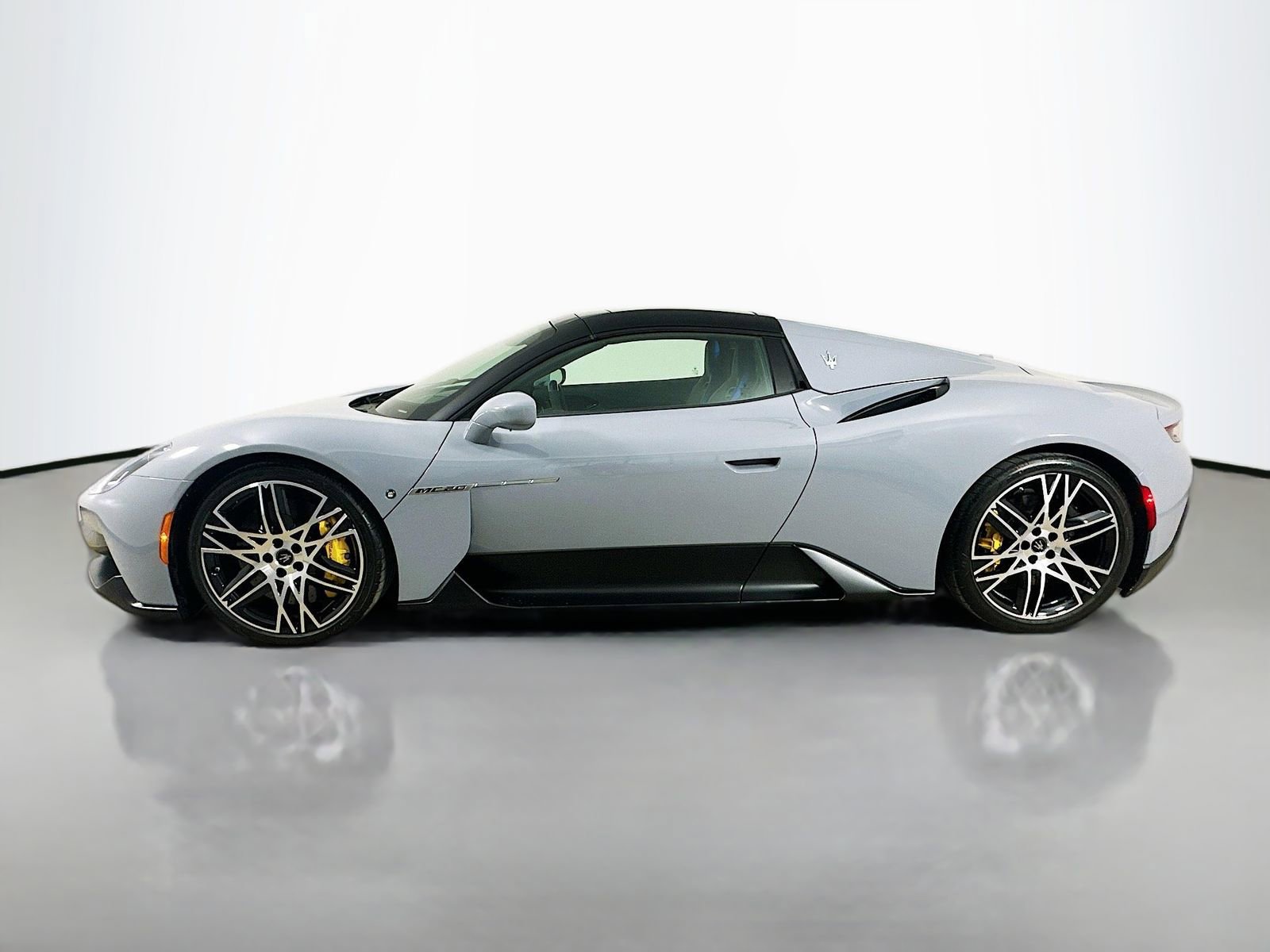 Used 2023 Maserati MC20 Spyder RWD image 8