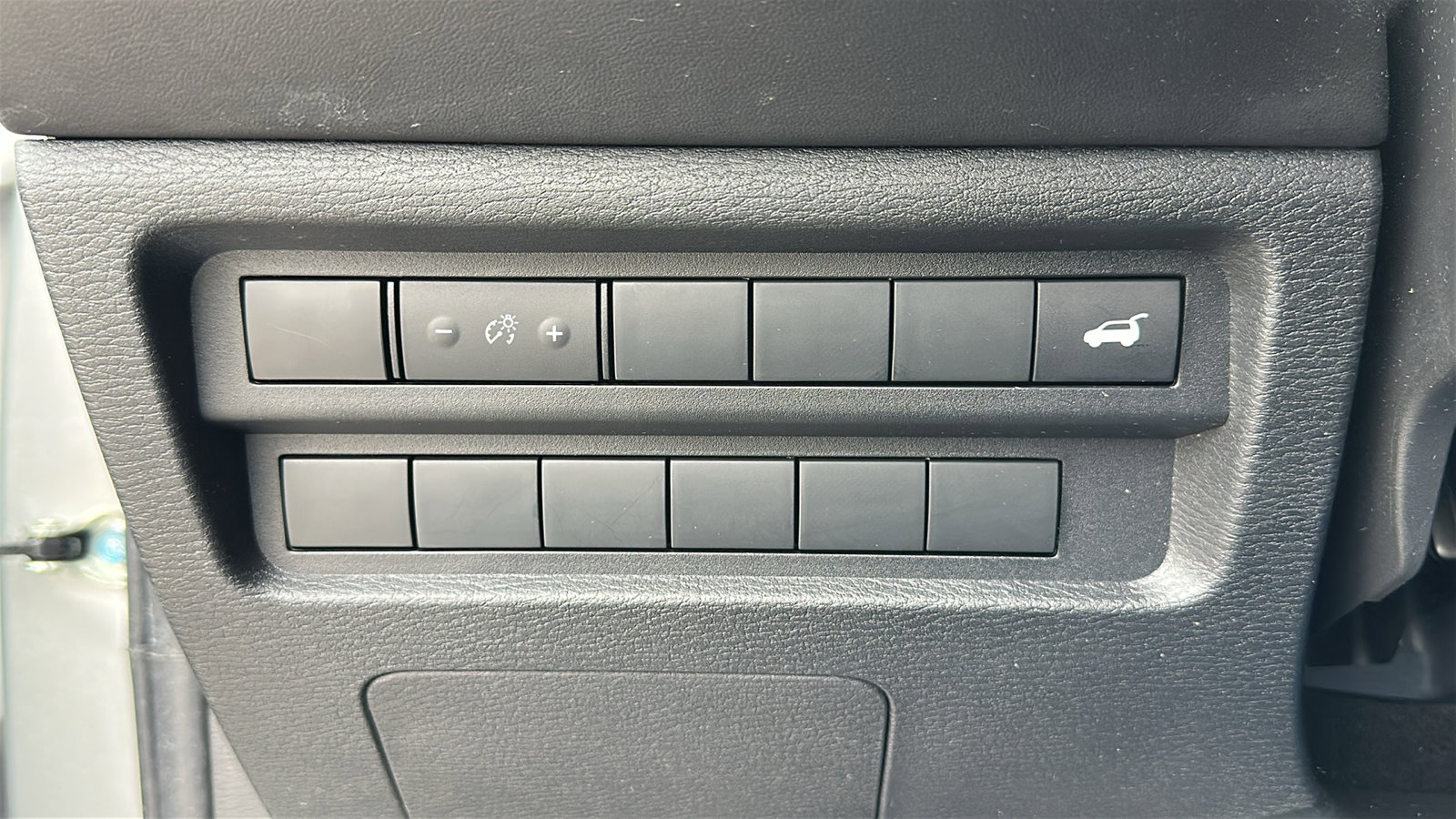 Used 2022 Mitsubishi Outlander SE image 14