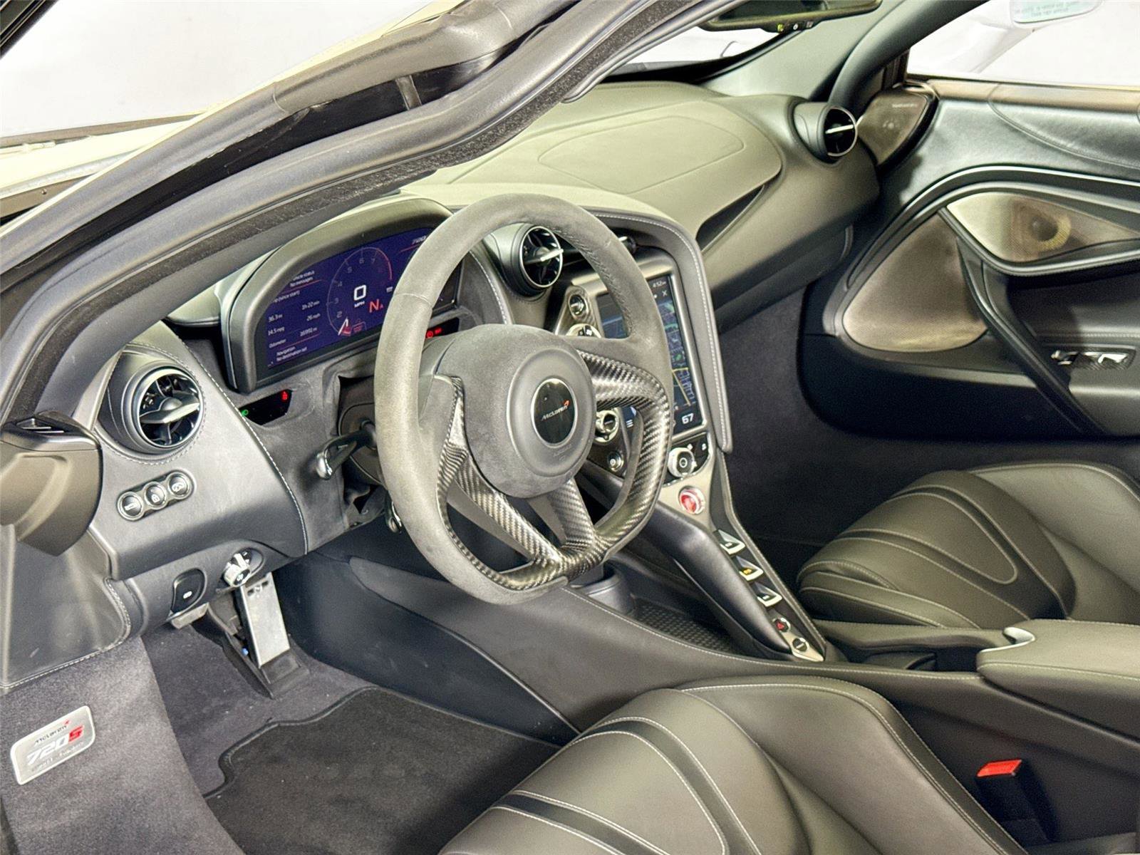 Used 2018 McLaren 720S image 13