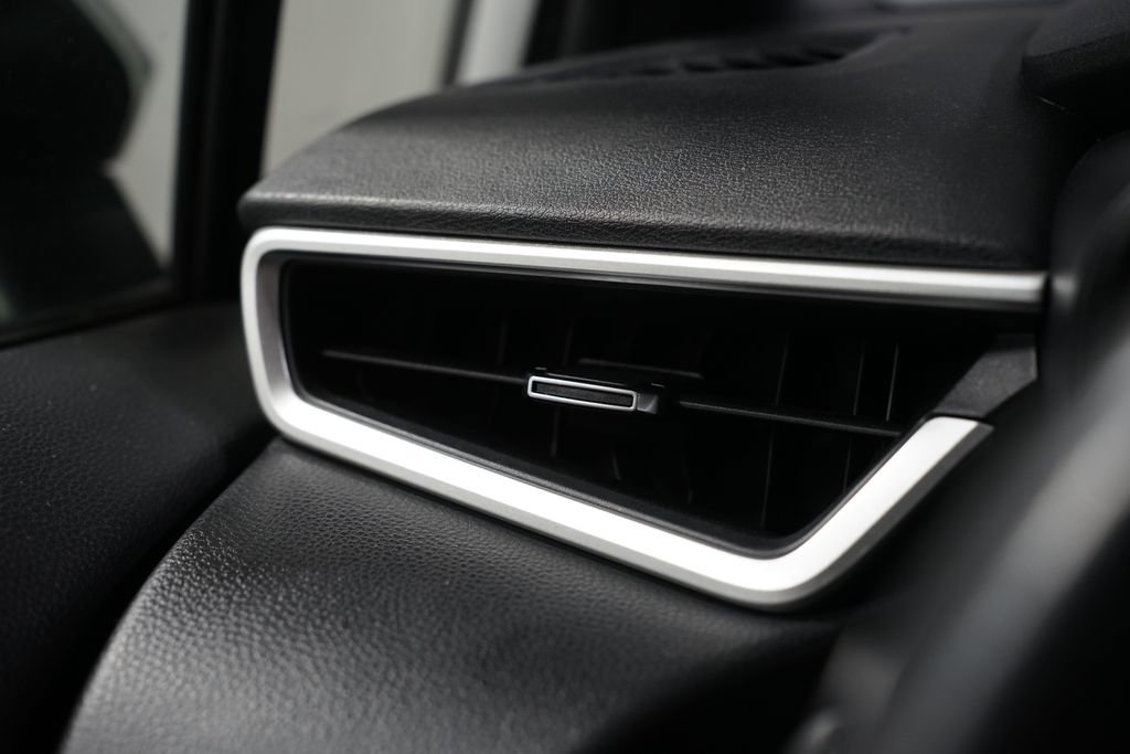 Used 2022 Toyota Corolla SE image 24