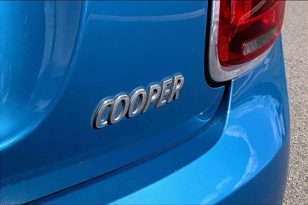 Certified 2024 MINI Cooper 2-Door Hardtop FWD image 9