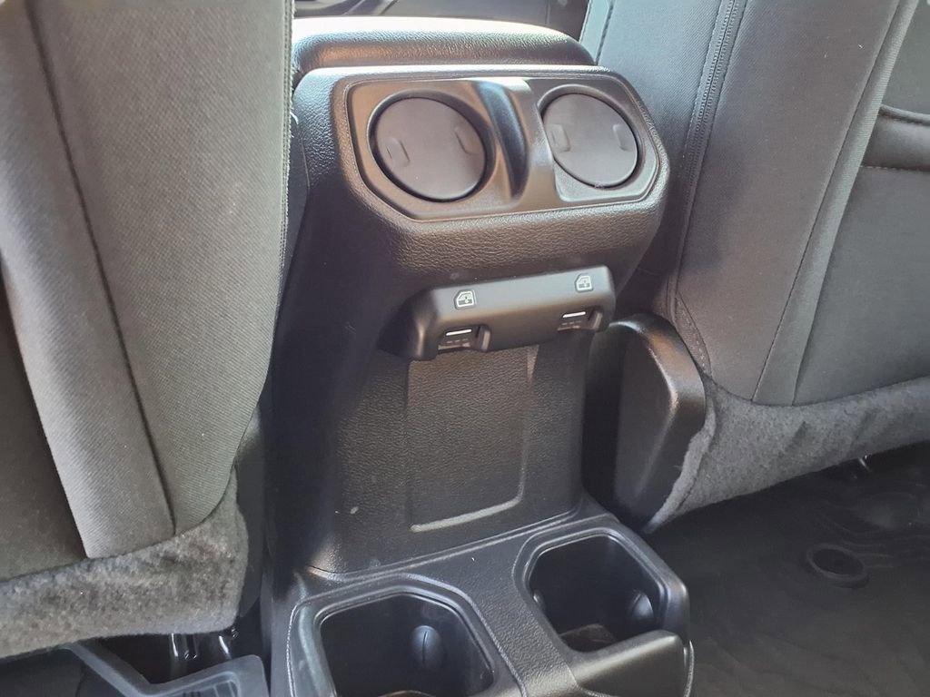 Used 2022 Jeep Gladiator Willys AWD/4WD image 23