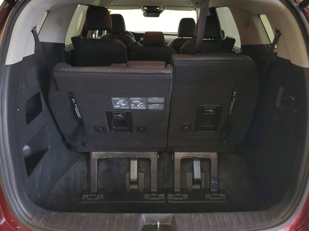 Used 2024 Kia Carnival EX FWD image 26