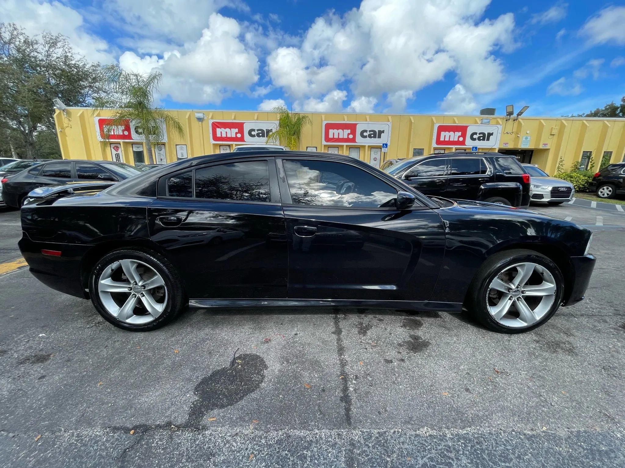 Used 2013 Dodge Charger SE image 6