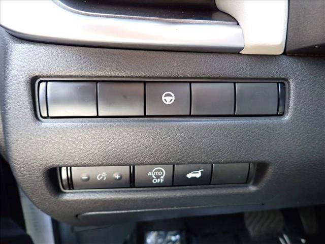 Used 2024 Nissan Rogue SV image 16