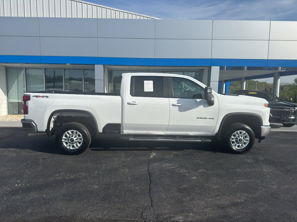 Used 2024 Chevrolet Silverado 2500 LT image 2