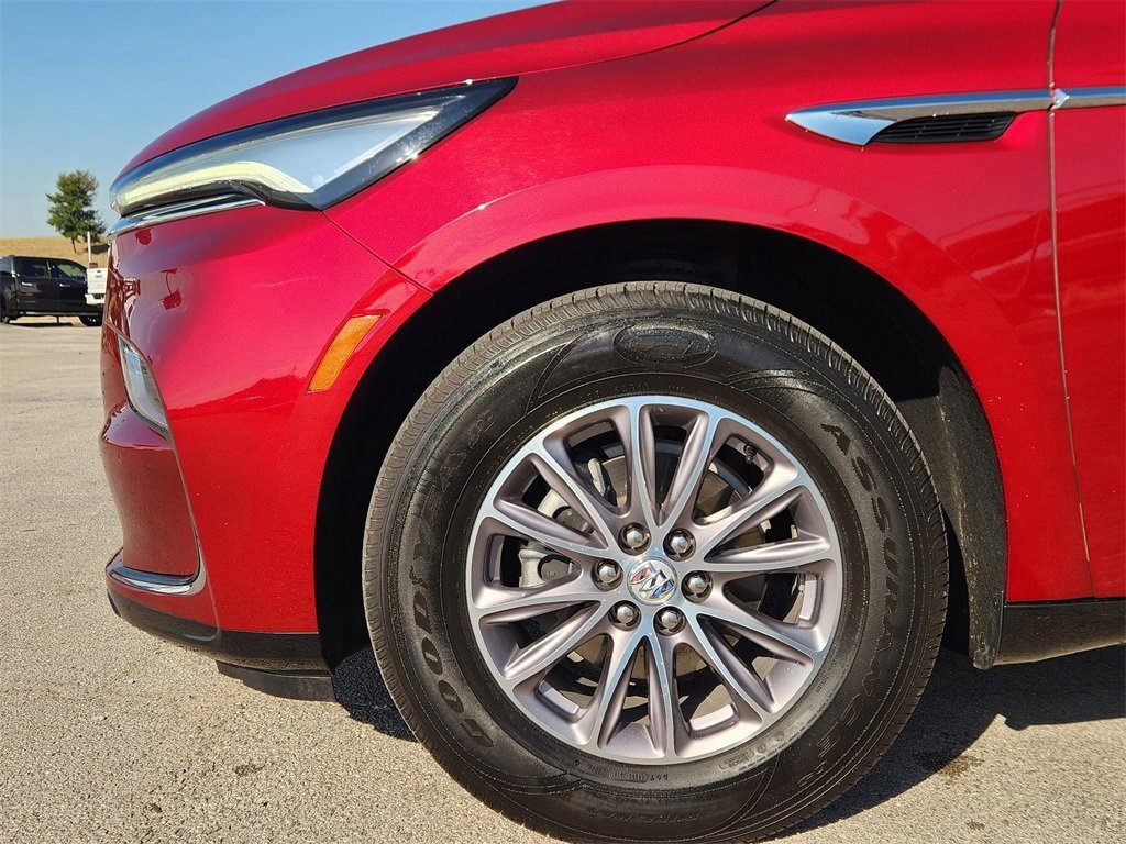 Used 2024 Buick Enclave Premium image 8