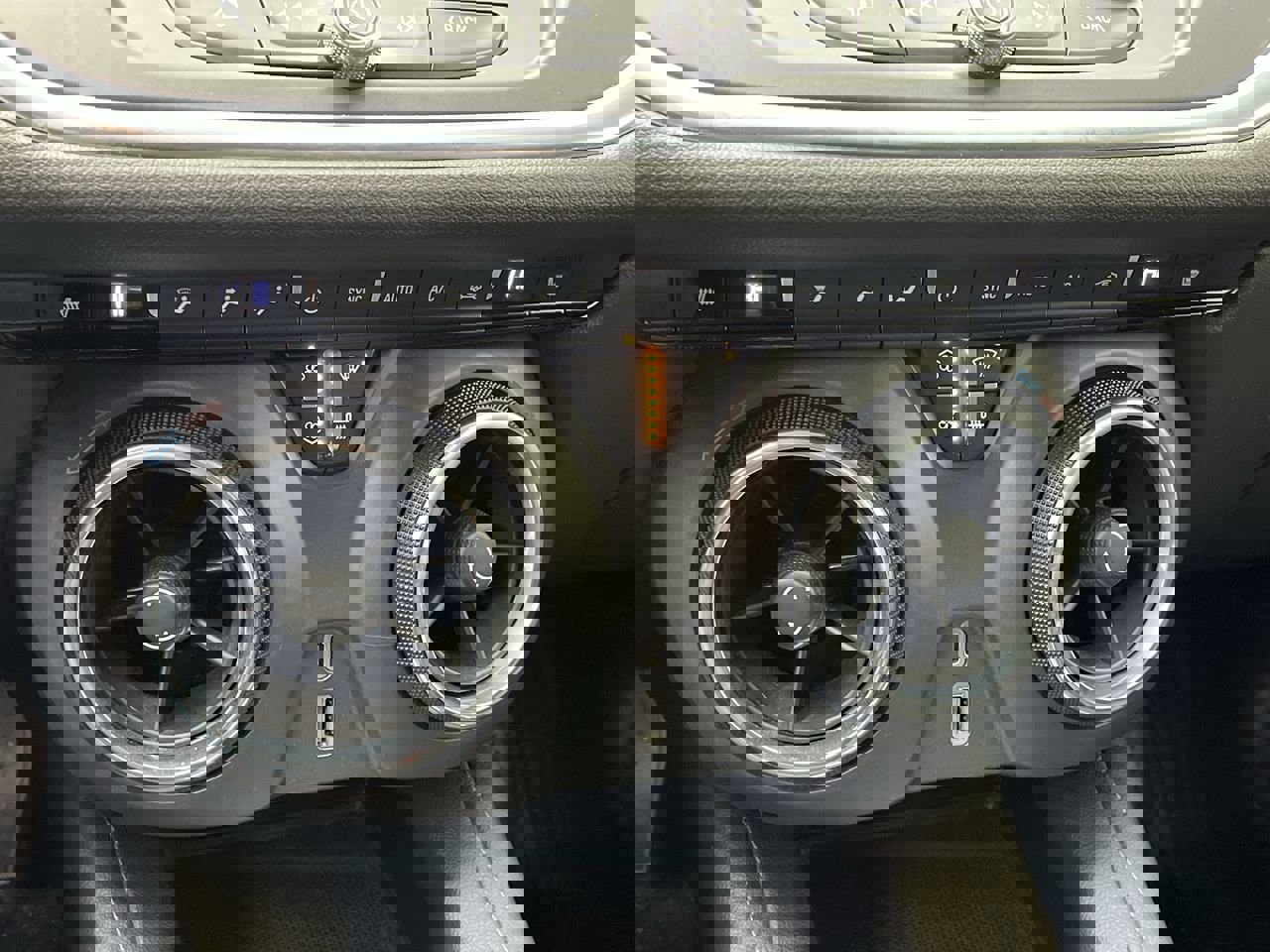 Used 2019 Chevrolet Blazer LT image 20