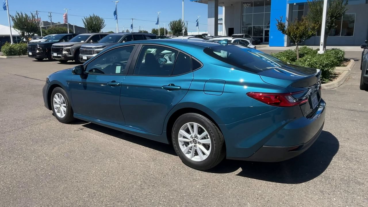 Used 2026 Toyota Camry LE w/ Convenience Package FWD image 5