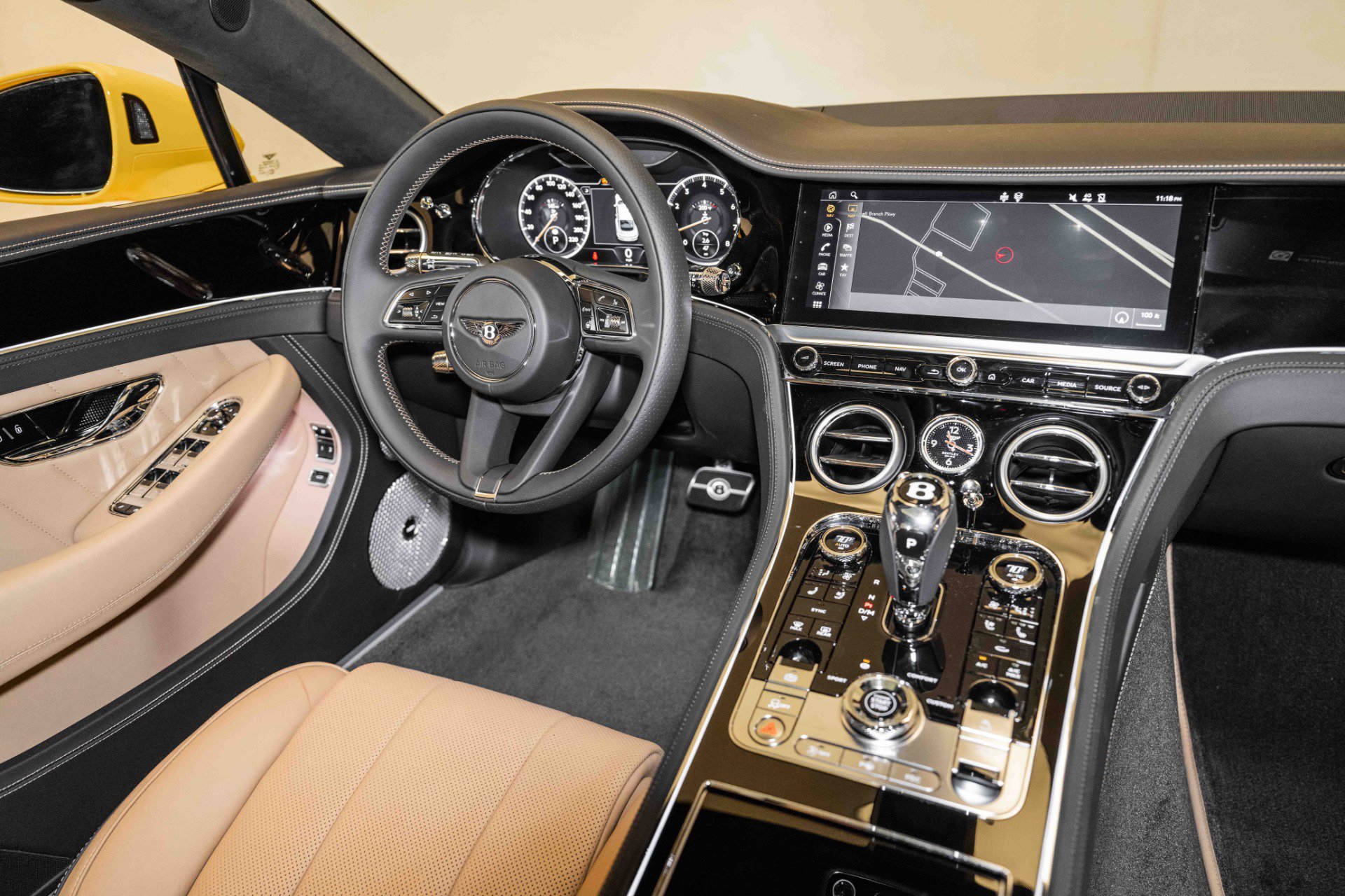 Used 2024 Bentley Continental GT V8 image 21