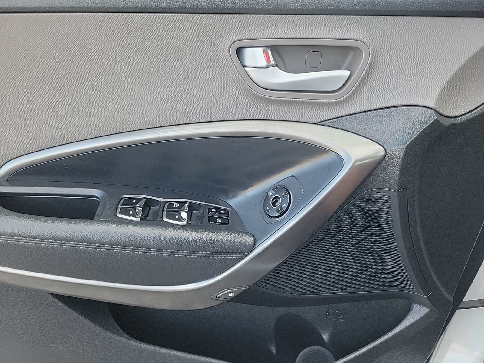 Used 2018 Hyundai Santa Fe Sport FWD image 18