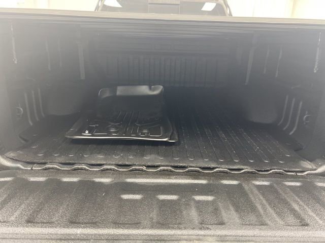 Used 2016 GMC Canyon SLT image 9