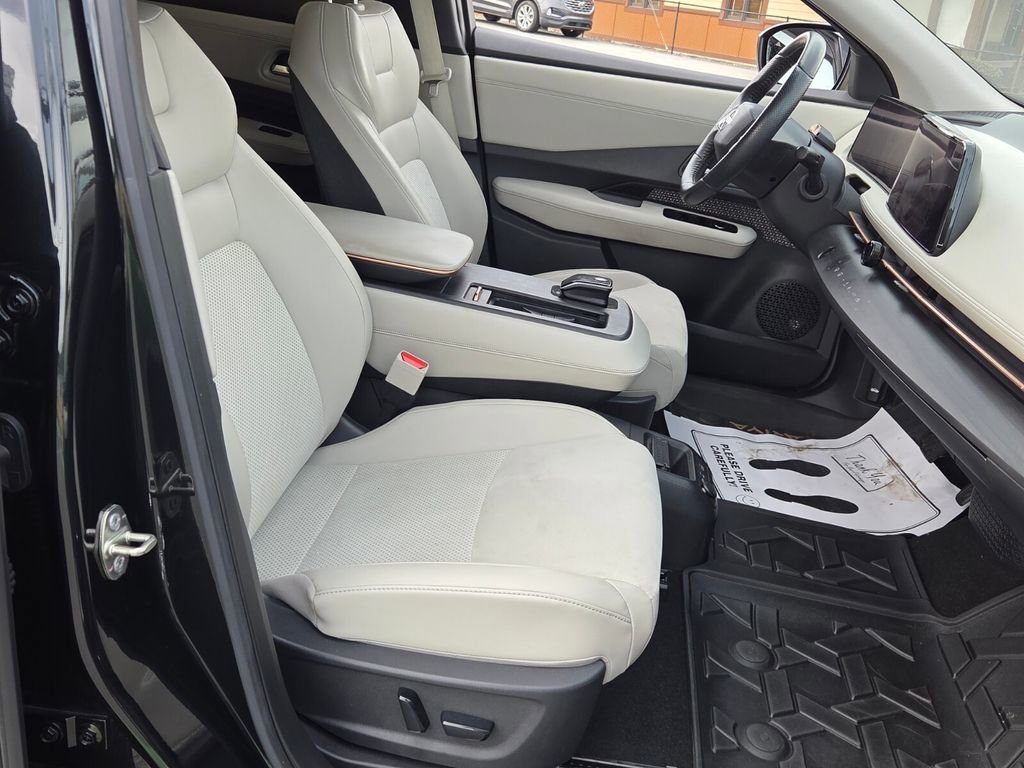 Used 2023 Nissan Ariya FWD image 15