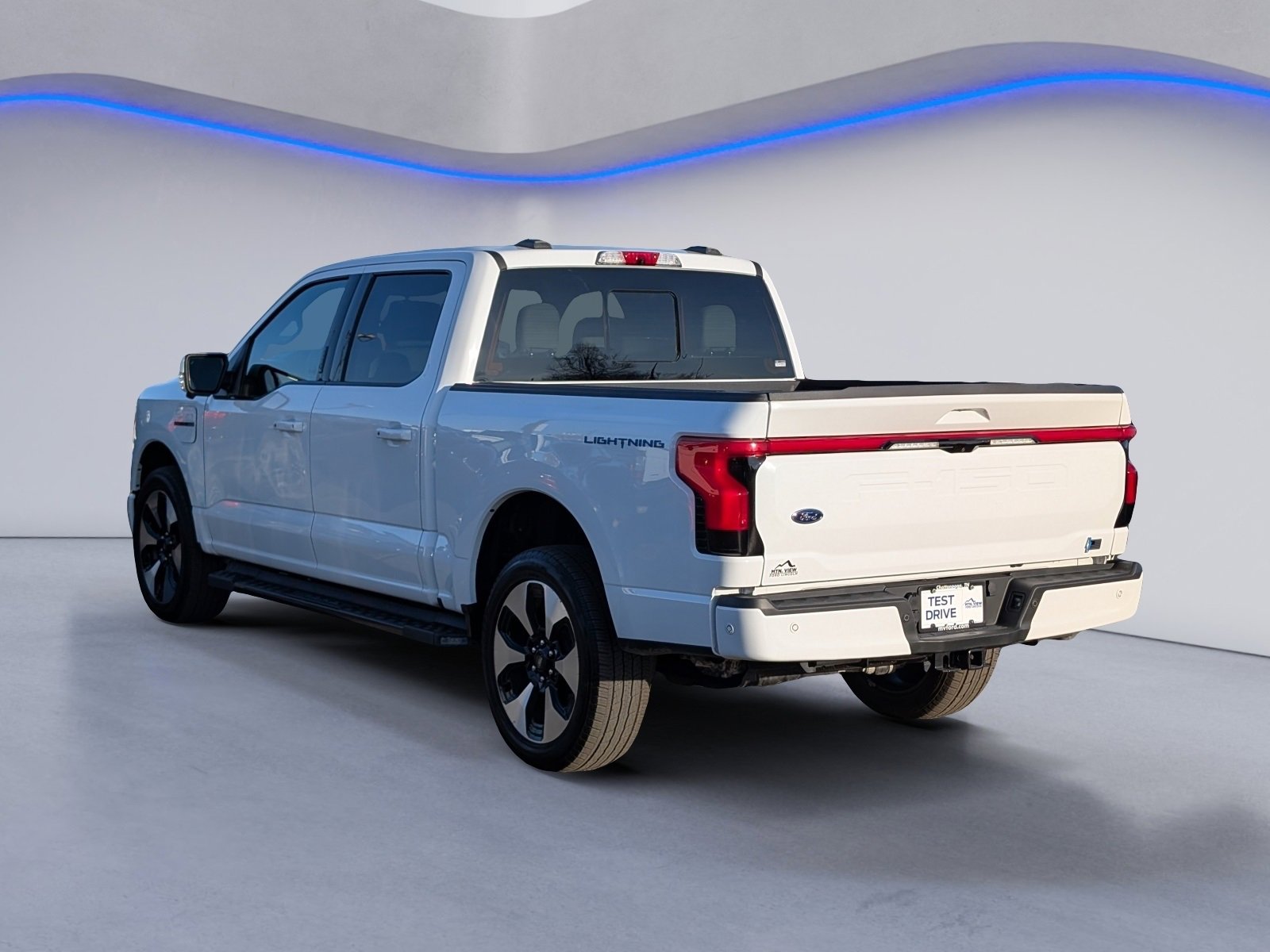 Used 2022 Ford F150 Lightning Platinum image 12
