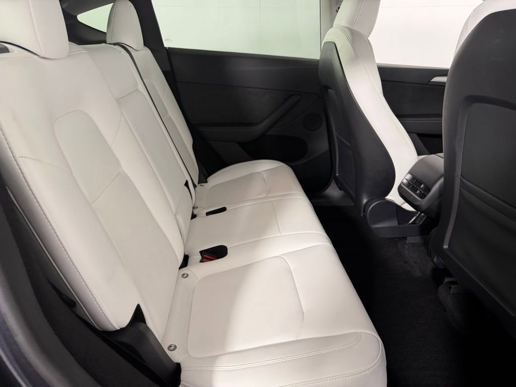 Used 2024 Tesla Model Y Long Range image 29