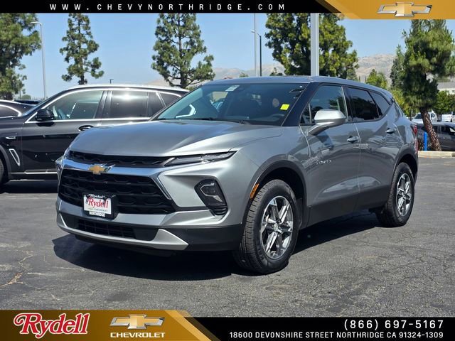 Used 2025 Chevrolet Blazer LT image 1