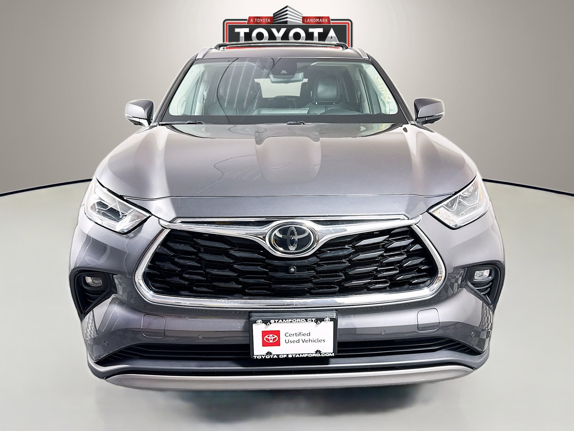 Used 2023 Toyota Highlander Platinum AWD/4WD image 2
