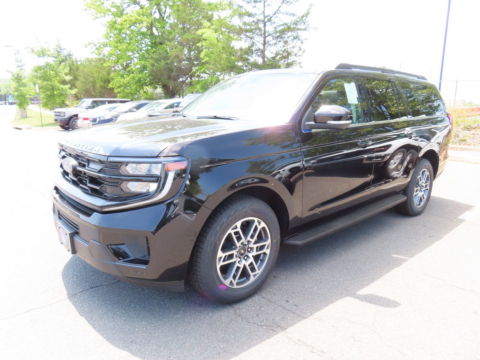 New 2026 Ford Expedition Max Active AWD/4WD image 3