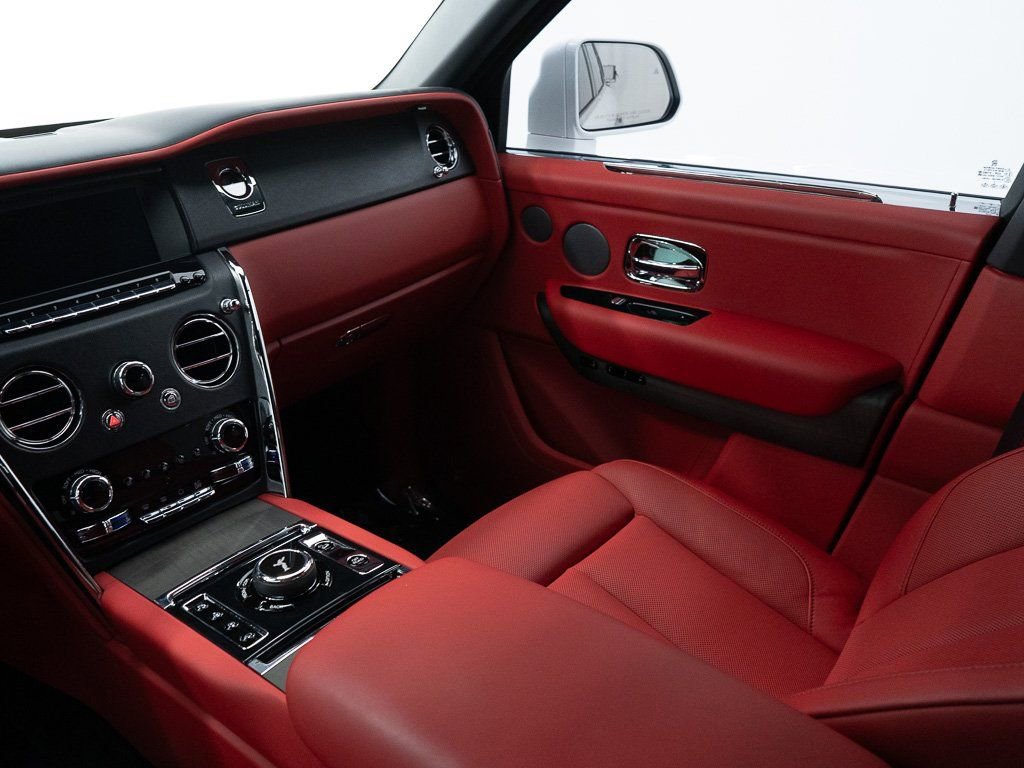 Certified 2024 Rolls-Royce Cullinan image 35
