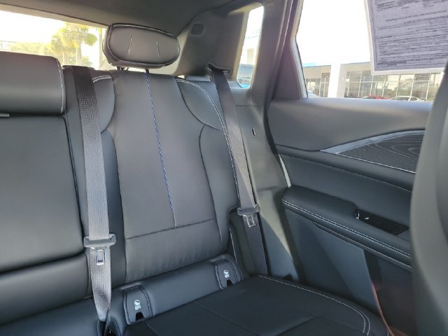 Used 2024 Cadillac Lyriq Luxury AWD/4WD image 19