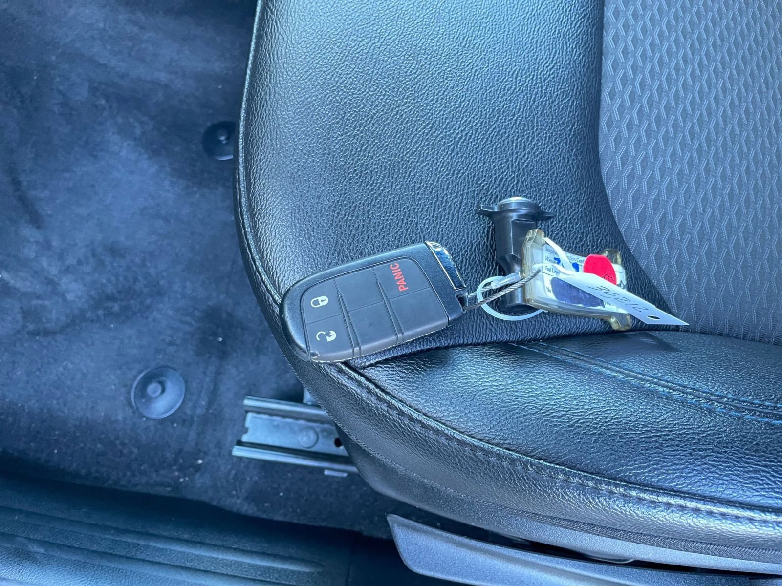 Used 2025 Jeep Compass Latitude image 21