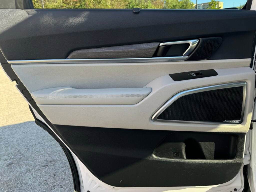 Used 2022 Kia Telluride SX w/ Nightfall Edition Package image 12