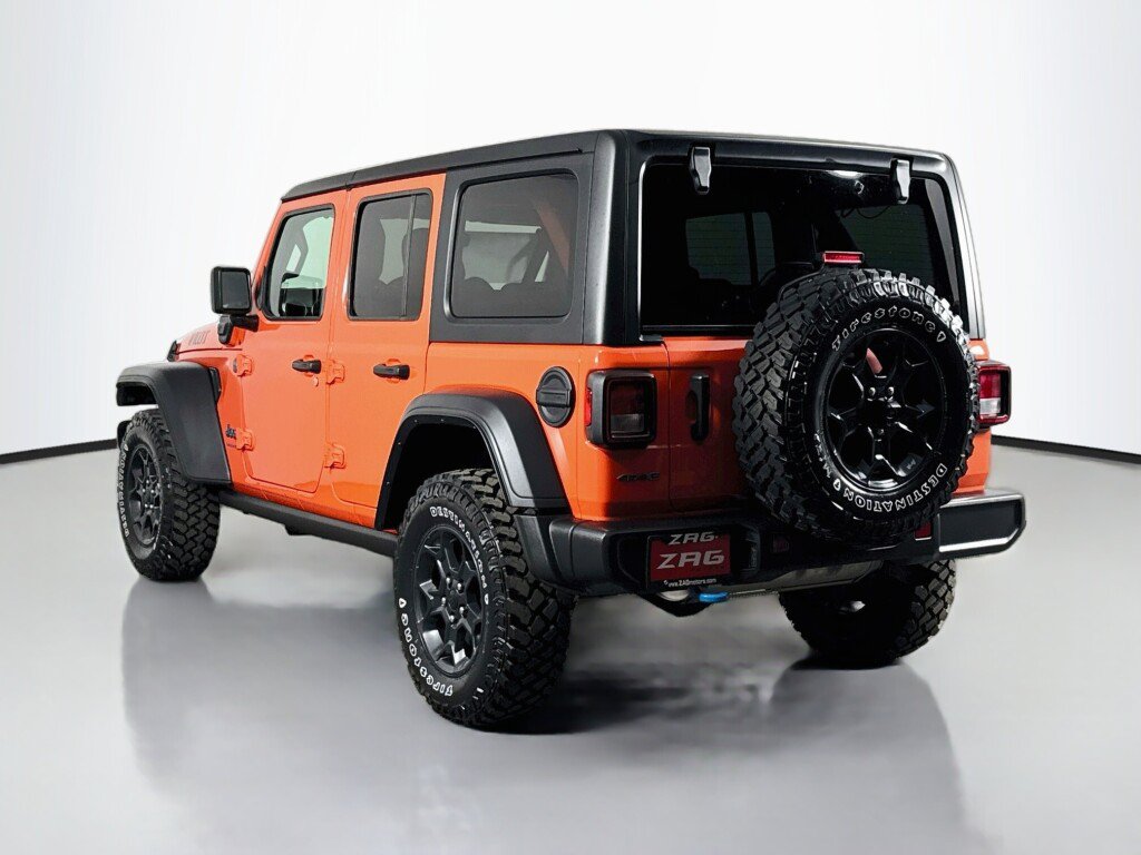 Used 2023 Jeep Wrangler Unlimited w/ Cold Weather Group AWD/4WD image 3