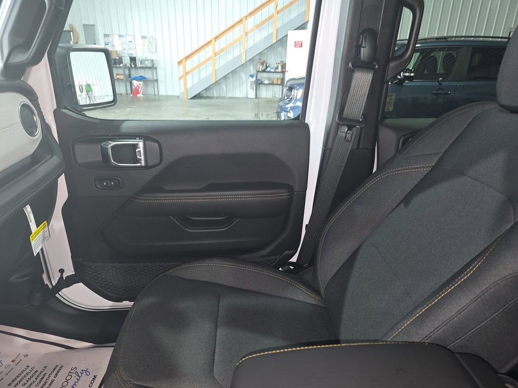 New 2026 Jeep Wrangler Sahara AWD/4WD image 11