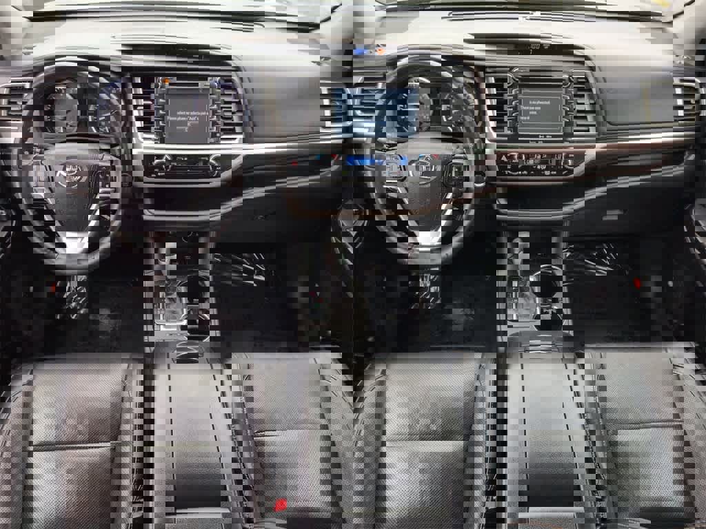 Used 2016 Toyota Highlander Limited Platinum image 16
