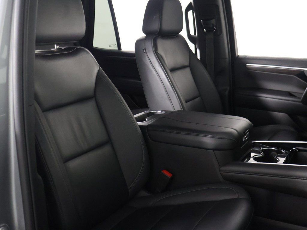 Used 2025 Chevrolet Tahoe LT image 33