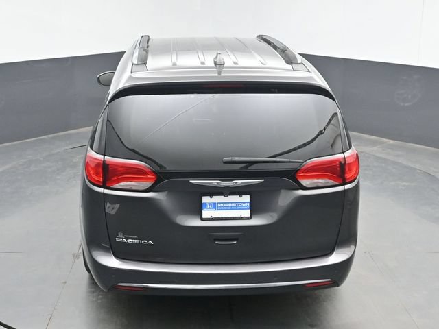 Used 2017 Chrysler Pacifica Touring-L Plus w/ Tire & Wheel Group FWD image 40