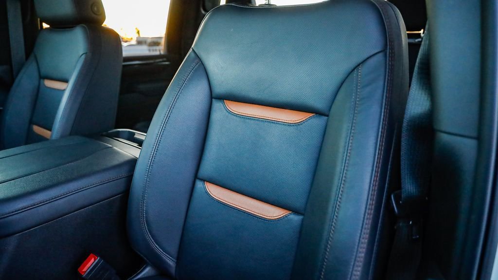 Used 2025 GMC Sierra 2500 AT4 image 25