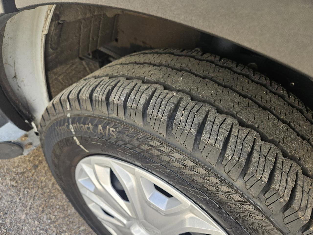 Used 2024 Ford Transit 250 Low Roof w/ Exterior Upgrade Package image 26