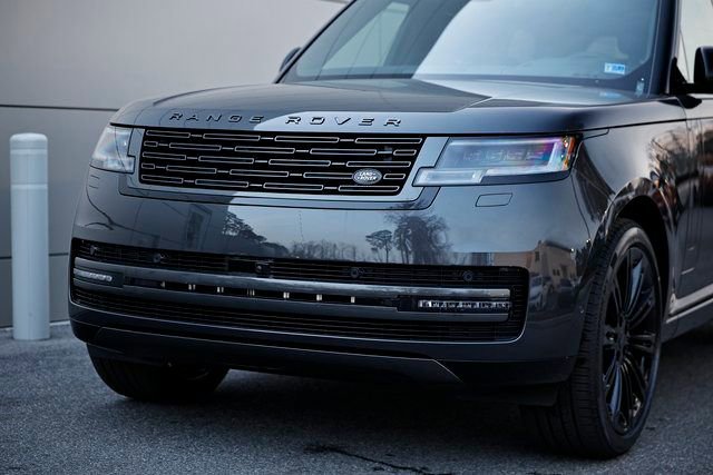 New 2026 Land Rover Range Rover Long Wheelbase SE image 2