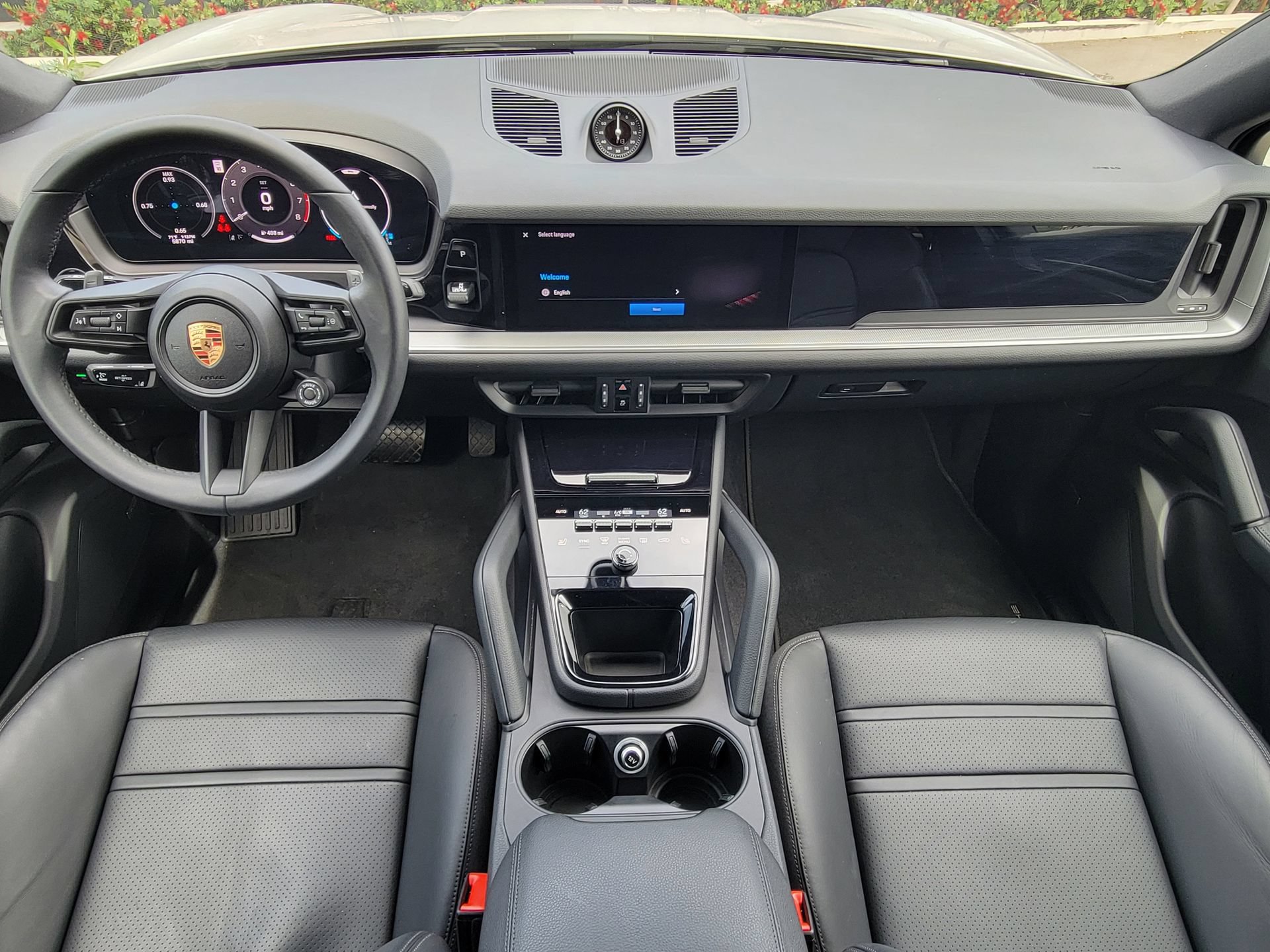 Used 2025 Porsche Cayenne Coupe AWD/4WD image 12