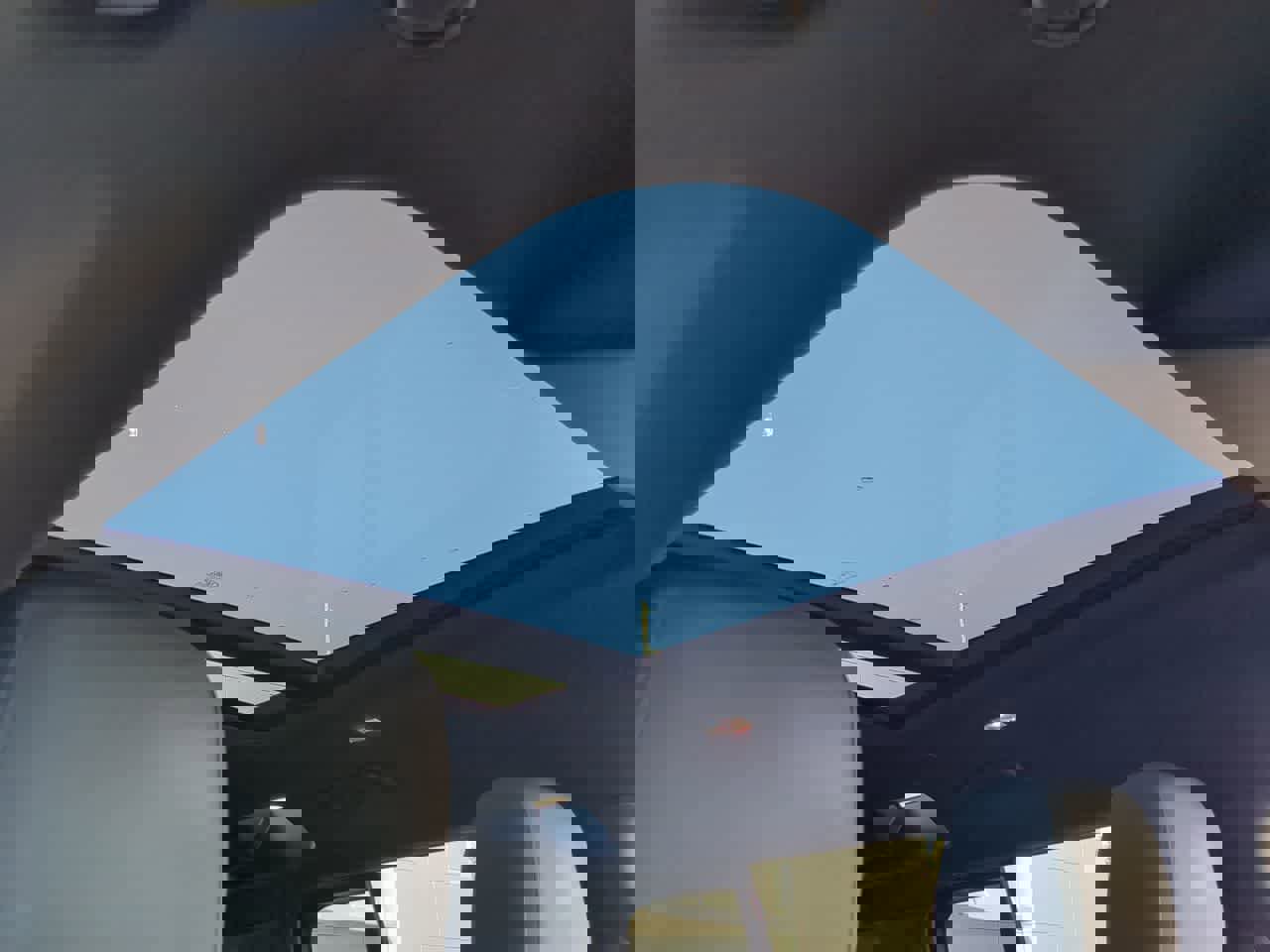 Used 2025 Land Rover Defender 110 S image 19